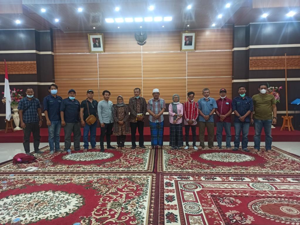 Perwakilan Asosiasi Petani Swadaya (FPS-MRM dan APBML) Berbincang Sore Dengan Bupati TANJABAR