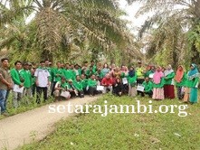 FIELD DAY Pengelolaan Kebun Baik, Produksi Meningkat Dan Petani Sejahtera FIELD DAY Pengelolaan Kebun Baik, Produksi Meningkat Dan Petani Sejahtera
